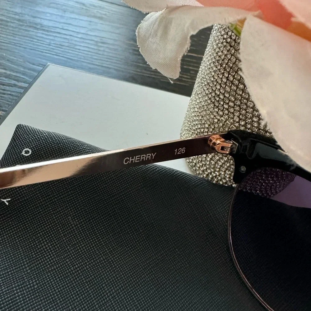 Quay Australia Cherry Black Smoke Cat Eye gold tone Metal Sunglasses - Picture 5 of 6